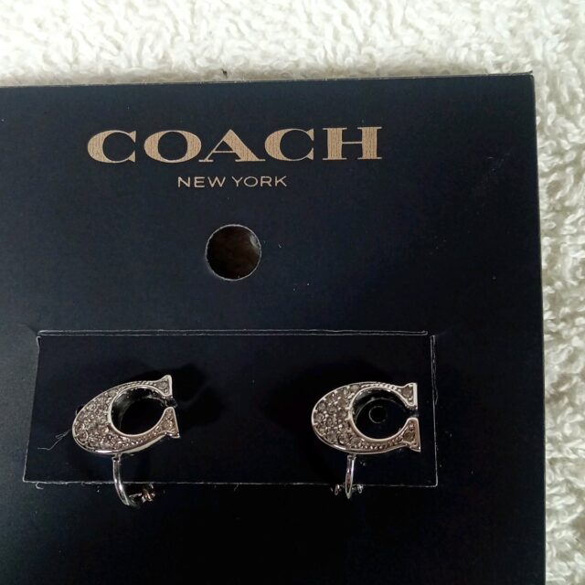 COACH Cロゴ イヤリング シルバーカラー