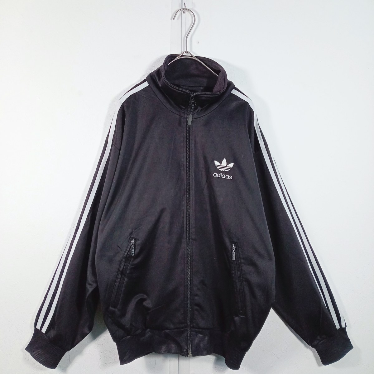 adidas トラックジャケット 背面トレフォイル ブラック